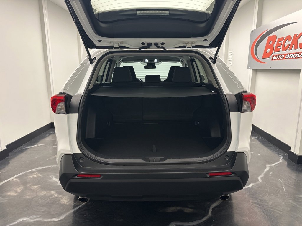Used 2022 Toyota RAV4 XLE image 25