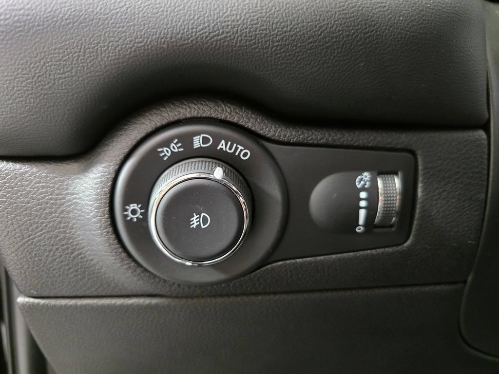 Used 2021 Dodge Durango R/T w/ Blacktop Package AWD/4WD image 32
