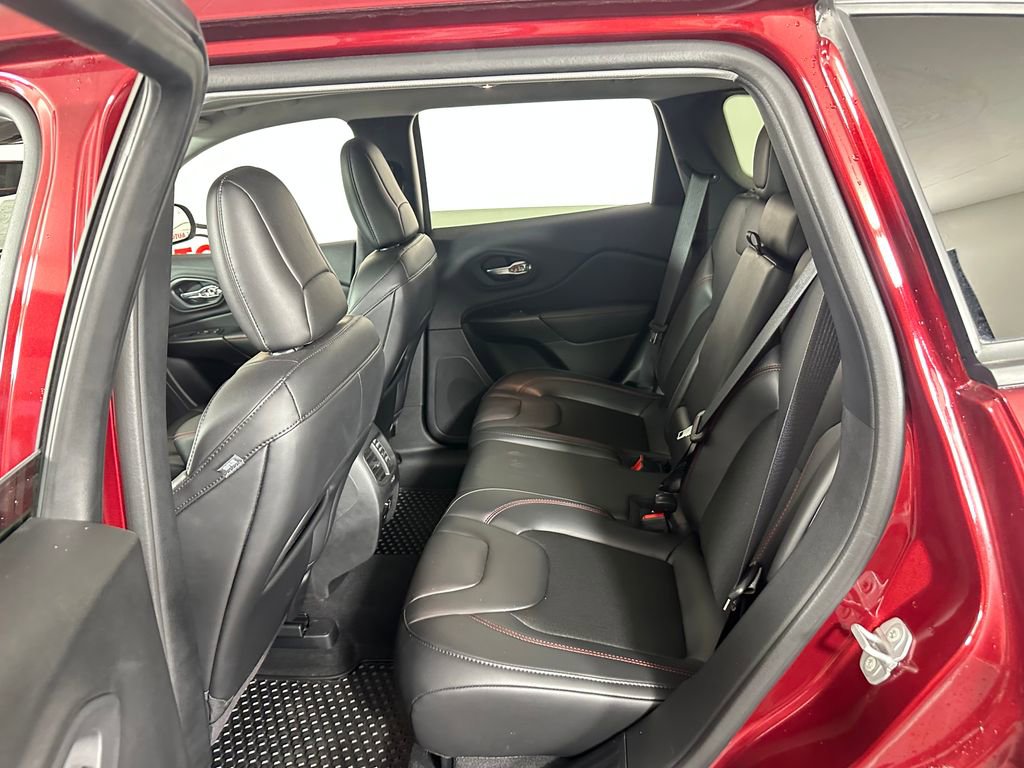 Used 2020 Jeep Cherokee Trailhawk w/ Comfort/Convenience Group AWD/4WD image 21
