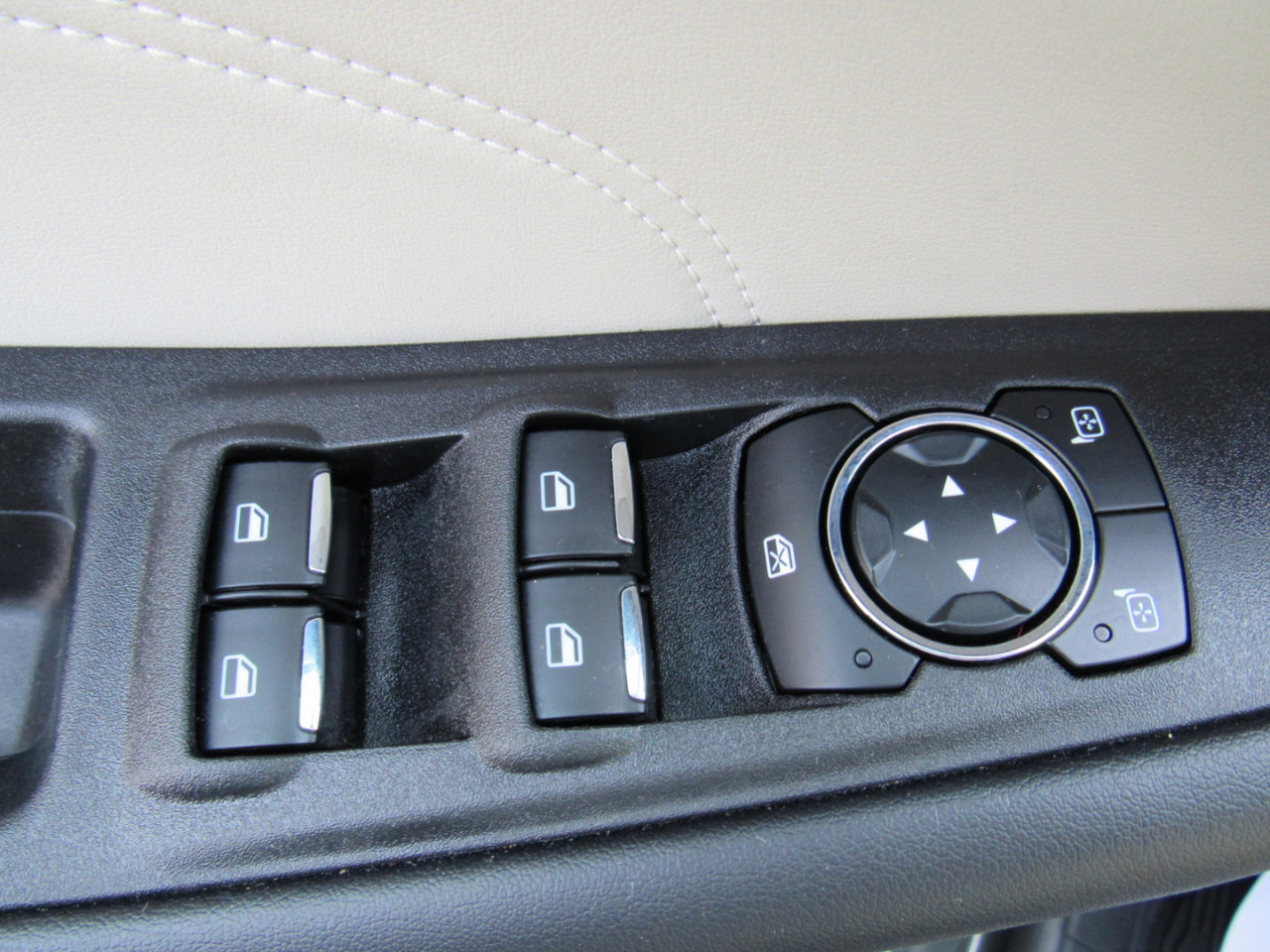 Used 2024 Ford Edge Titanium w/ Titanium Elite Package image 13