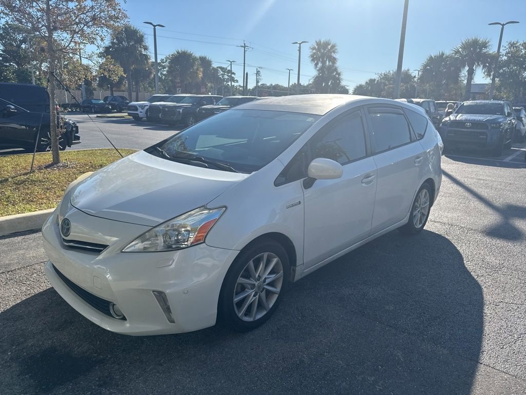 Used 2013 Toyota Prius V Five image 2
