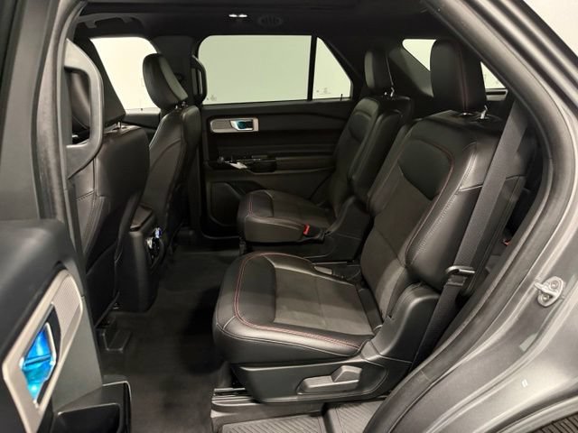 Used 2024 Ford Explorer ST-Line w/ Class IV Trailer Tow Package RWD image 32