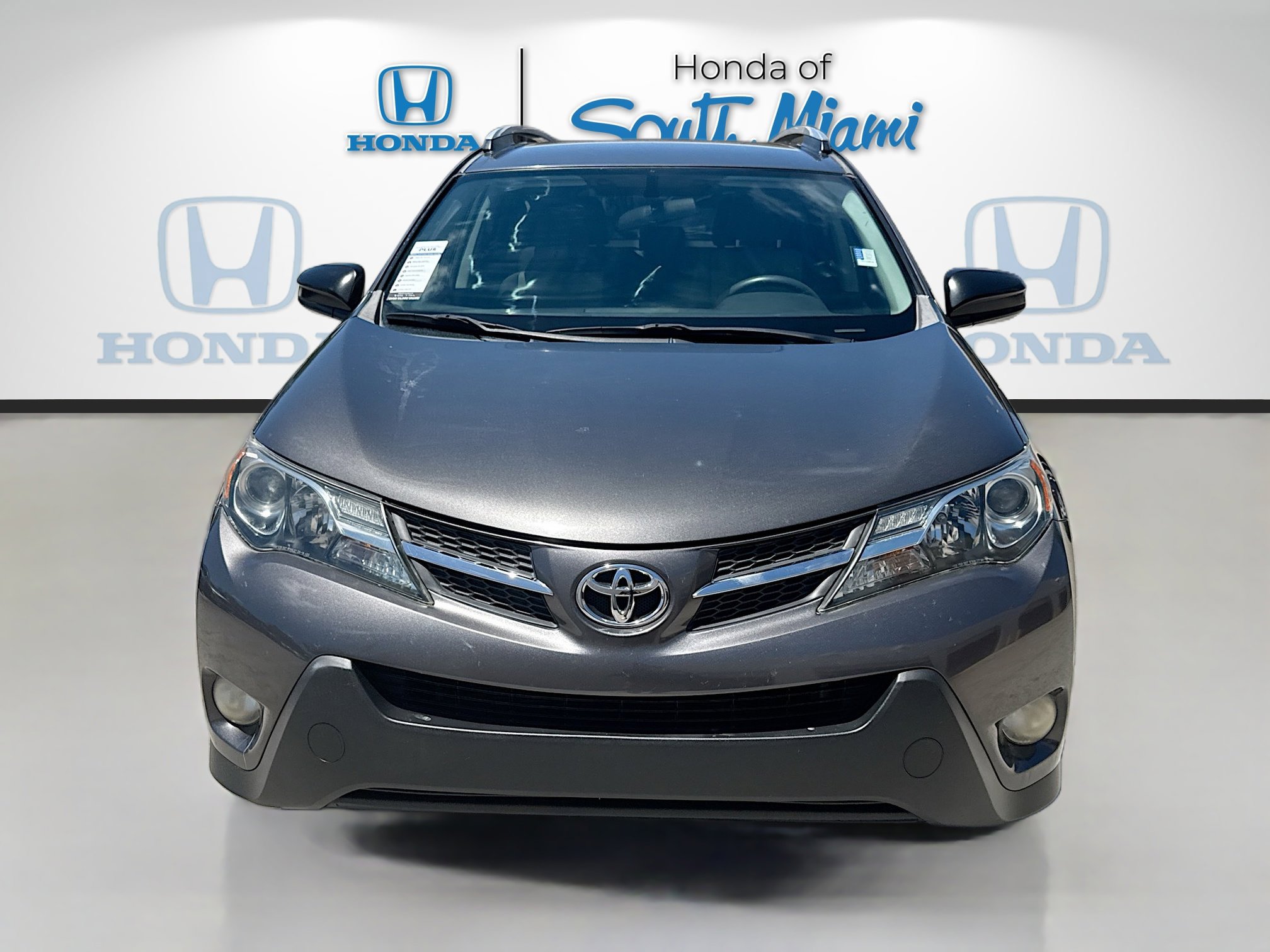 Used 2015 Toyota RAV4 LE FWD image 2