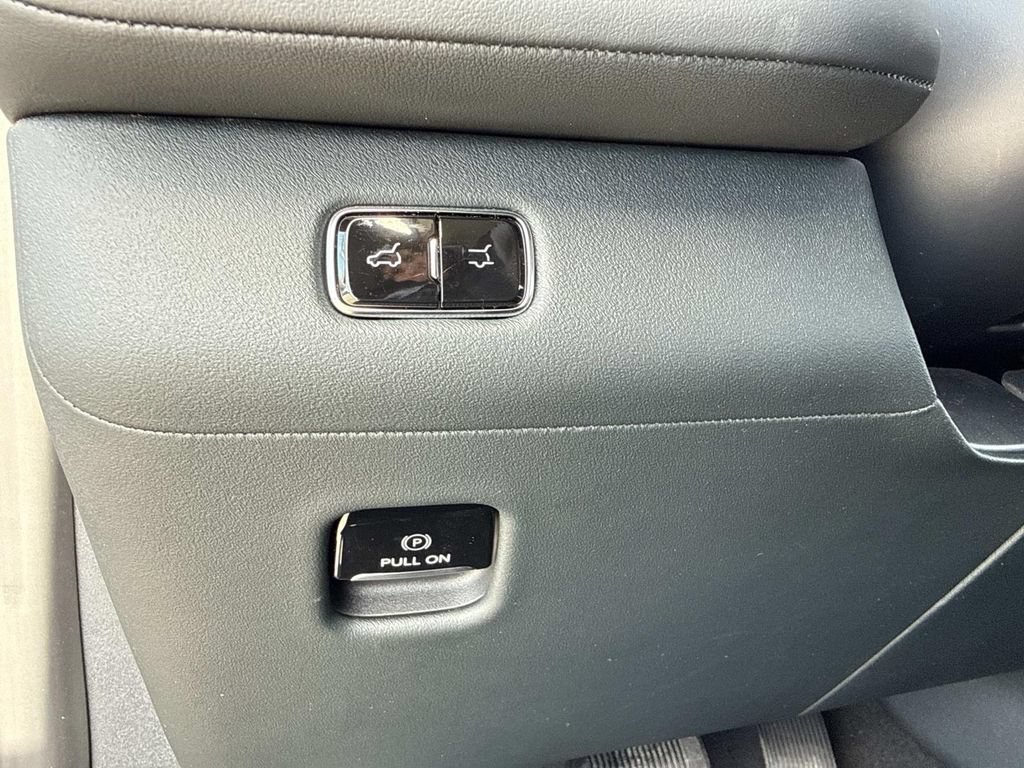 New 2026 Lincoln Navigator Reserve AWD/4WD image 35