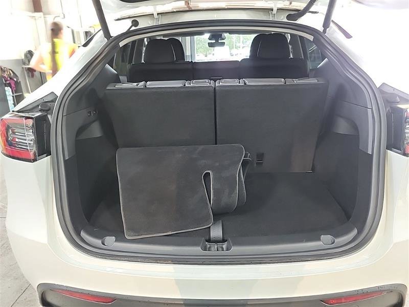 Used 2025 Tesla Model Y Long Range image 7