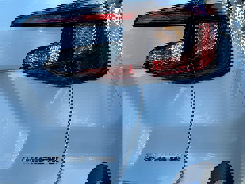 New 2025 Subaru Crosstrek 2.5i Limited w/ Popular Package #3A image 7