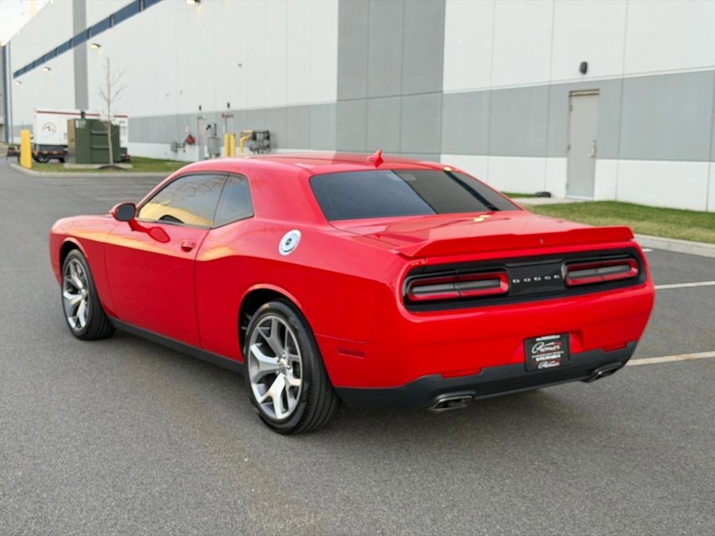 Used 2016 Dodge Challenger SXT Plus image 8
