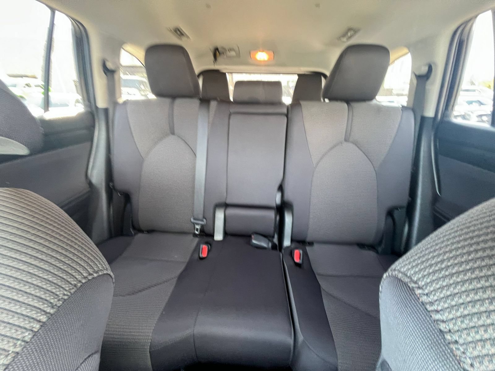 Used 2025 Toyota Highlander LE FWD image 41
