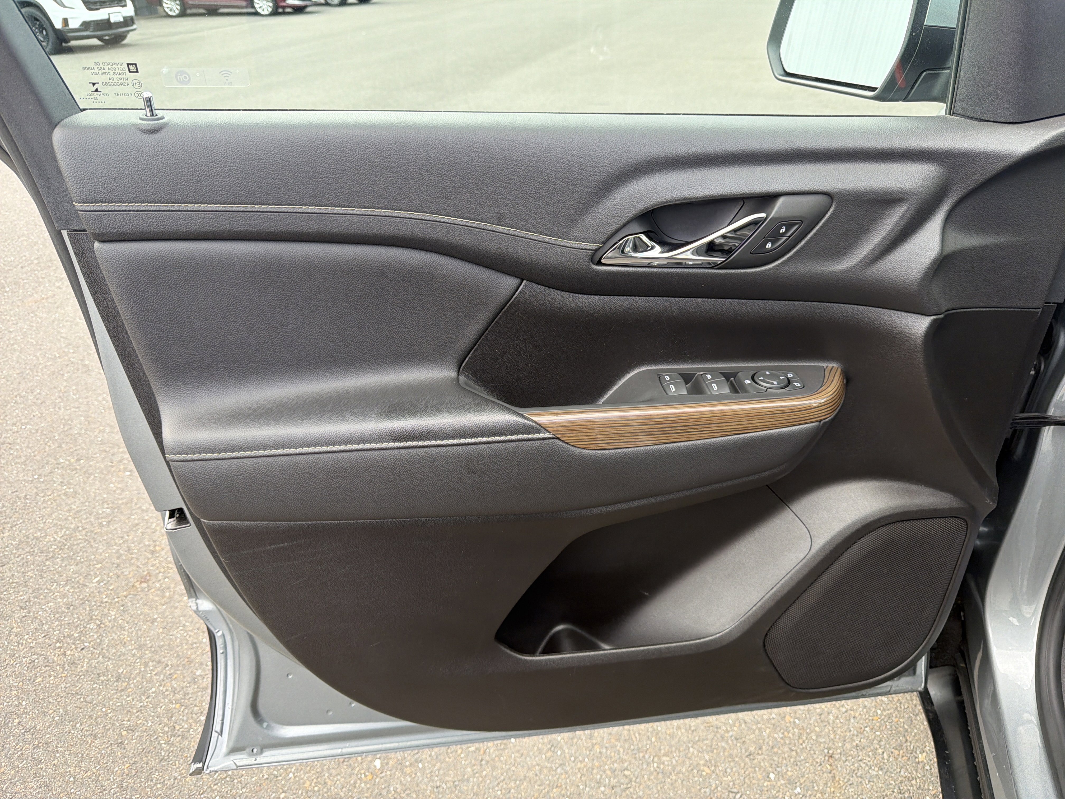 Certified 2023 GMC Acadia SLE image 9