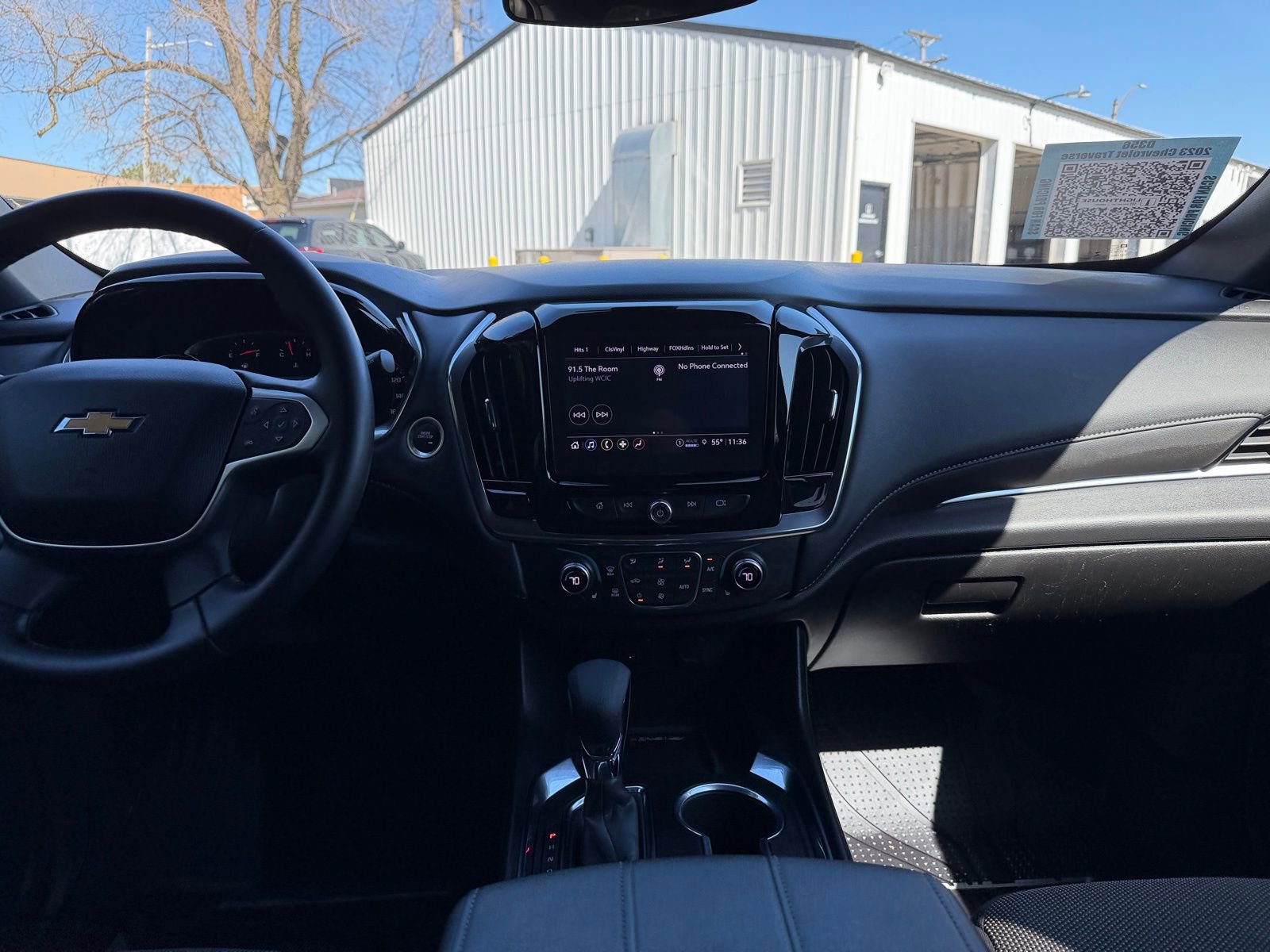 Used 2023 Chevrolet Traverse LT image 18