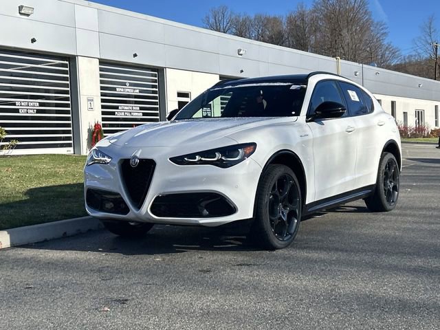 New 2025 Alfa Romeo Stelvio Sprint w/ Veloce Package