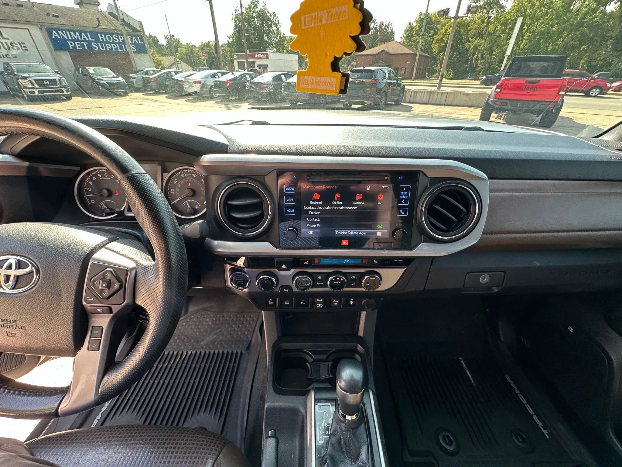 Used 2018 Toyota Tacoma Limited image 22