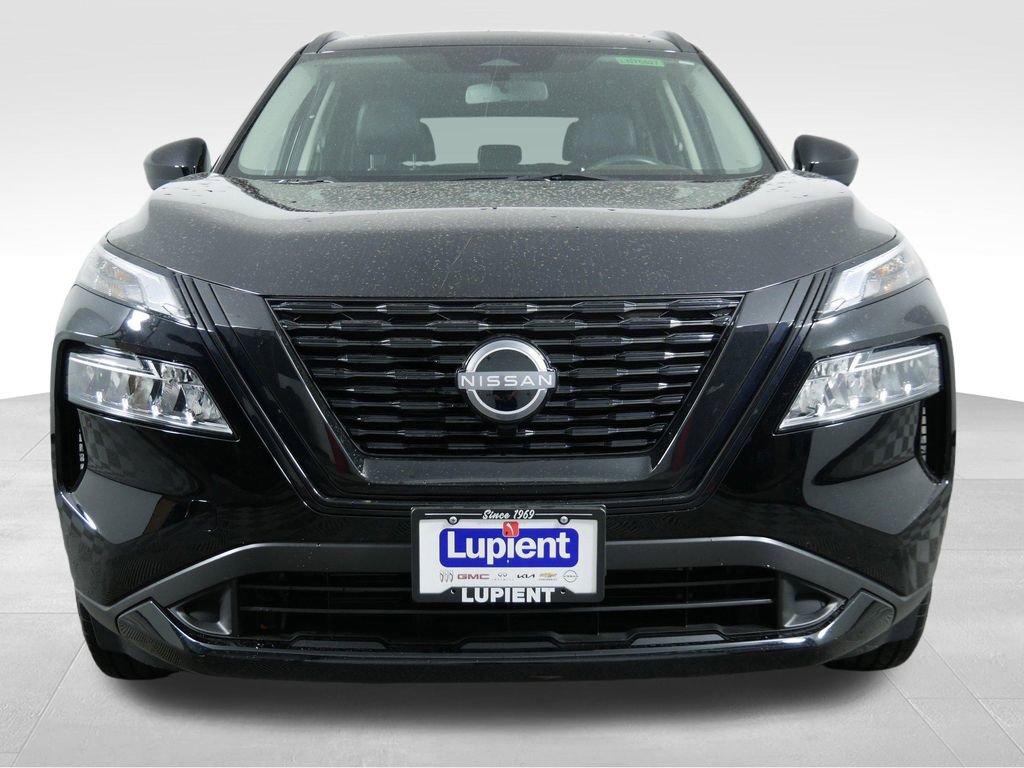 Used 2023 Nissan Rogue SV w/ SV Premium B Package image 3