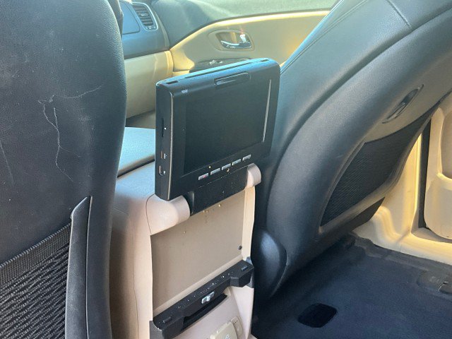 Used 2016 Kia Sedona SX FWD image 33