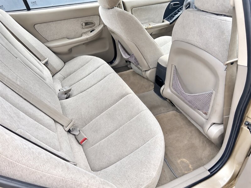 Used 2005 Hyundai Elantra GLS FWD image 11