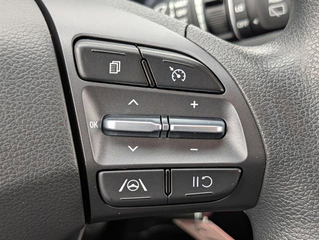 Used 2023 Hyundai Kona SE AWD/4WD image 25