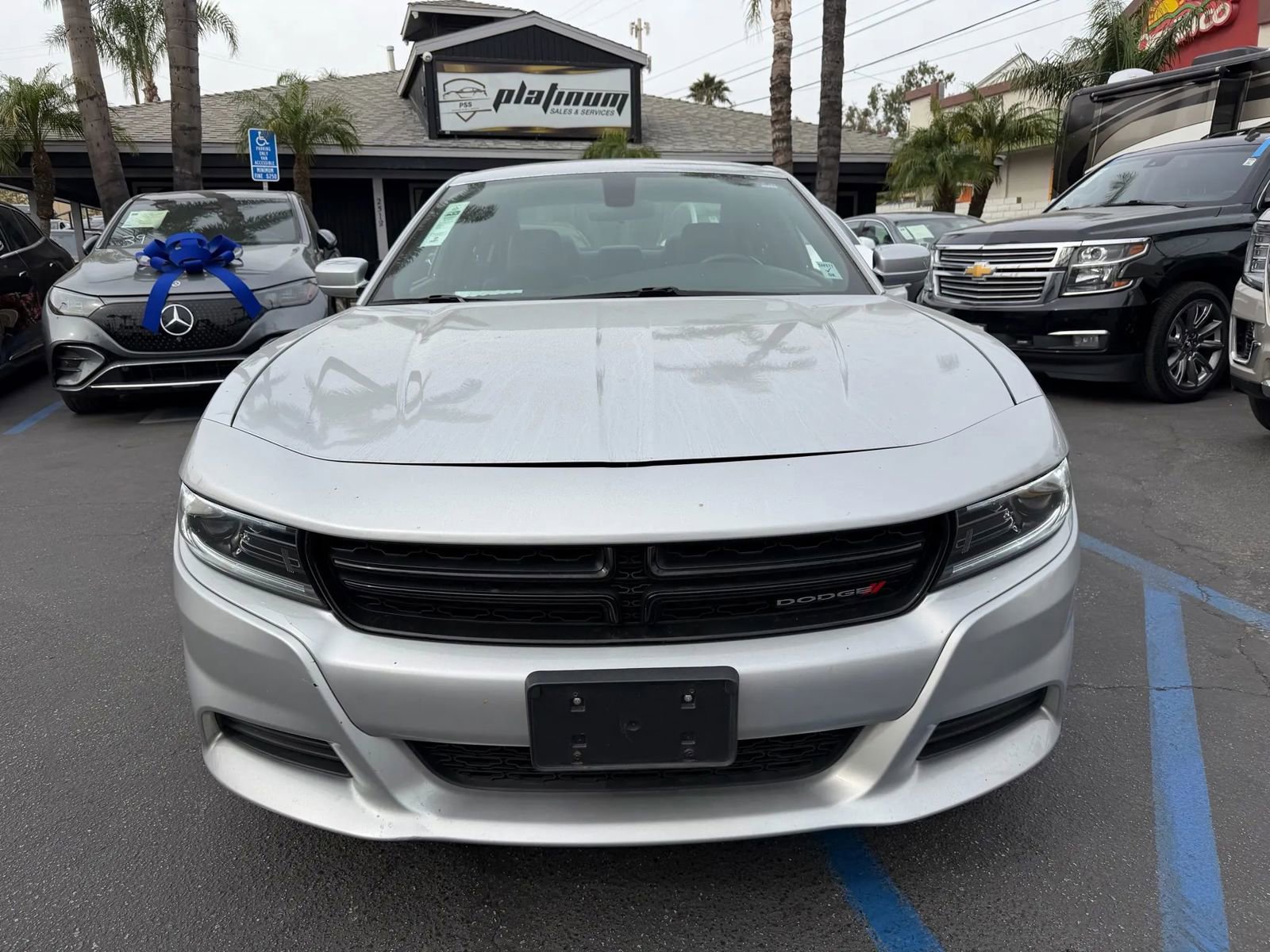 Used 2022 Dodge Charger SXT w/ Leather Interior Group image 2