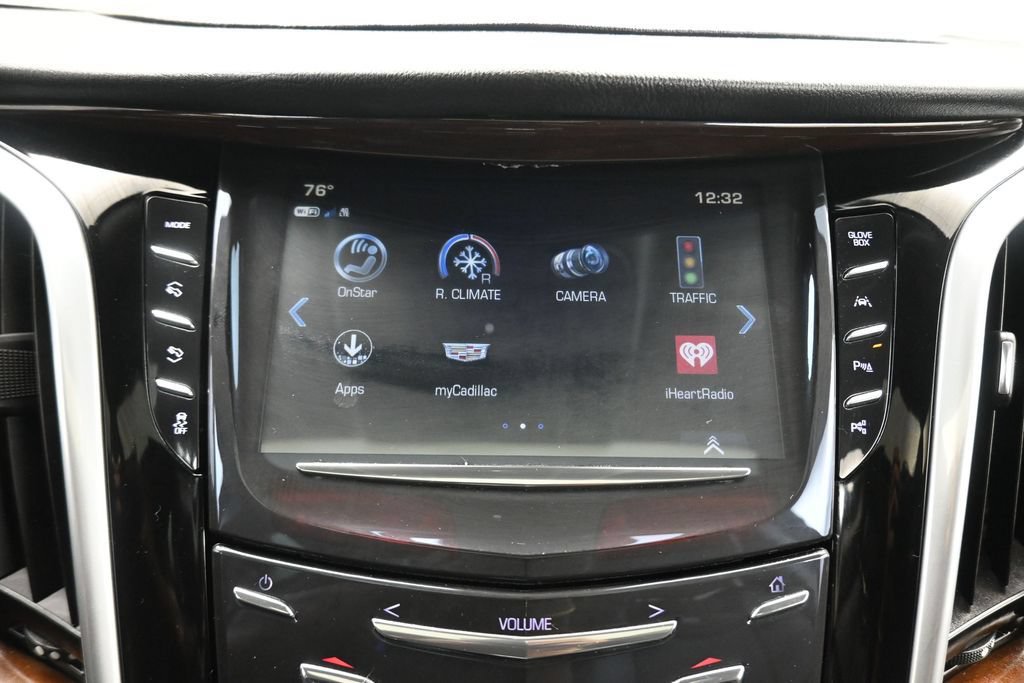 Used 2020 Cadillac Escalade Luxury w/ LPO, Radiant Package AWD/4WD image 18