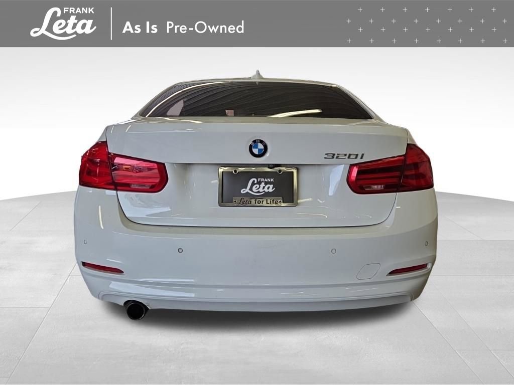 Used 2018 BMW 320i Sedan RWD image 5