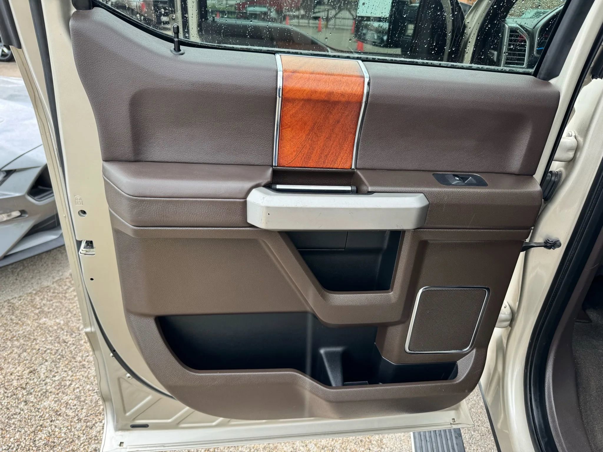 Used 2017 Ford F350 King Ranch w/ Tow Technology Bundle AWD/4WD image 30