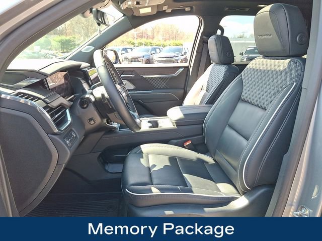 Used 2025 GMC Acadia Denali w/ Super Cruise Package AWD/4WD image 2