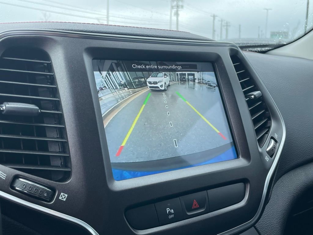 Used 2020 Jeep Cherokee Trailhawk w/ Cold Weather Group image 16