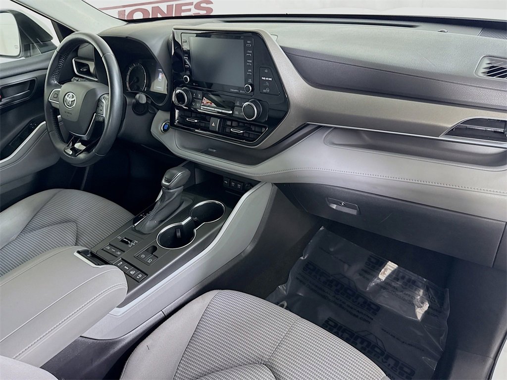 Certified 2020 Toyota Highlander LE image 35