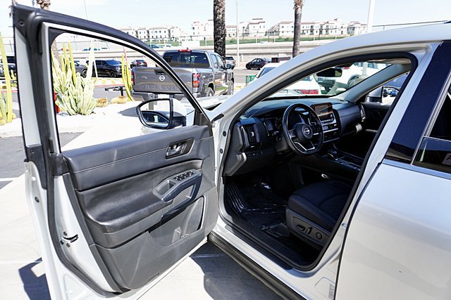 Used 2024 Nissan Pathfinder SV FWD image 49
