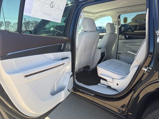New 2026 Buick Enclave Avenir w/ Super Cruise Package image 38