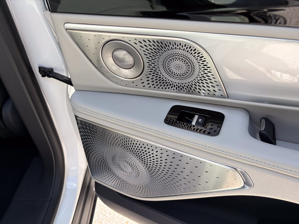 New 2026 Lincoln Nautilus Reserve AWD/4WD image 25