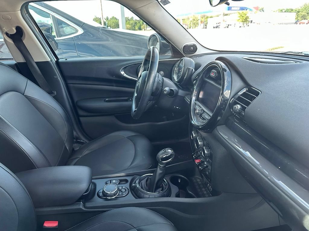Used 2017 MINI Cooper Clubman FWD image 13
