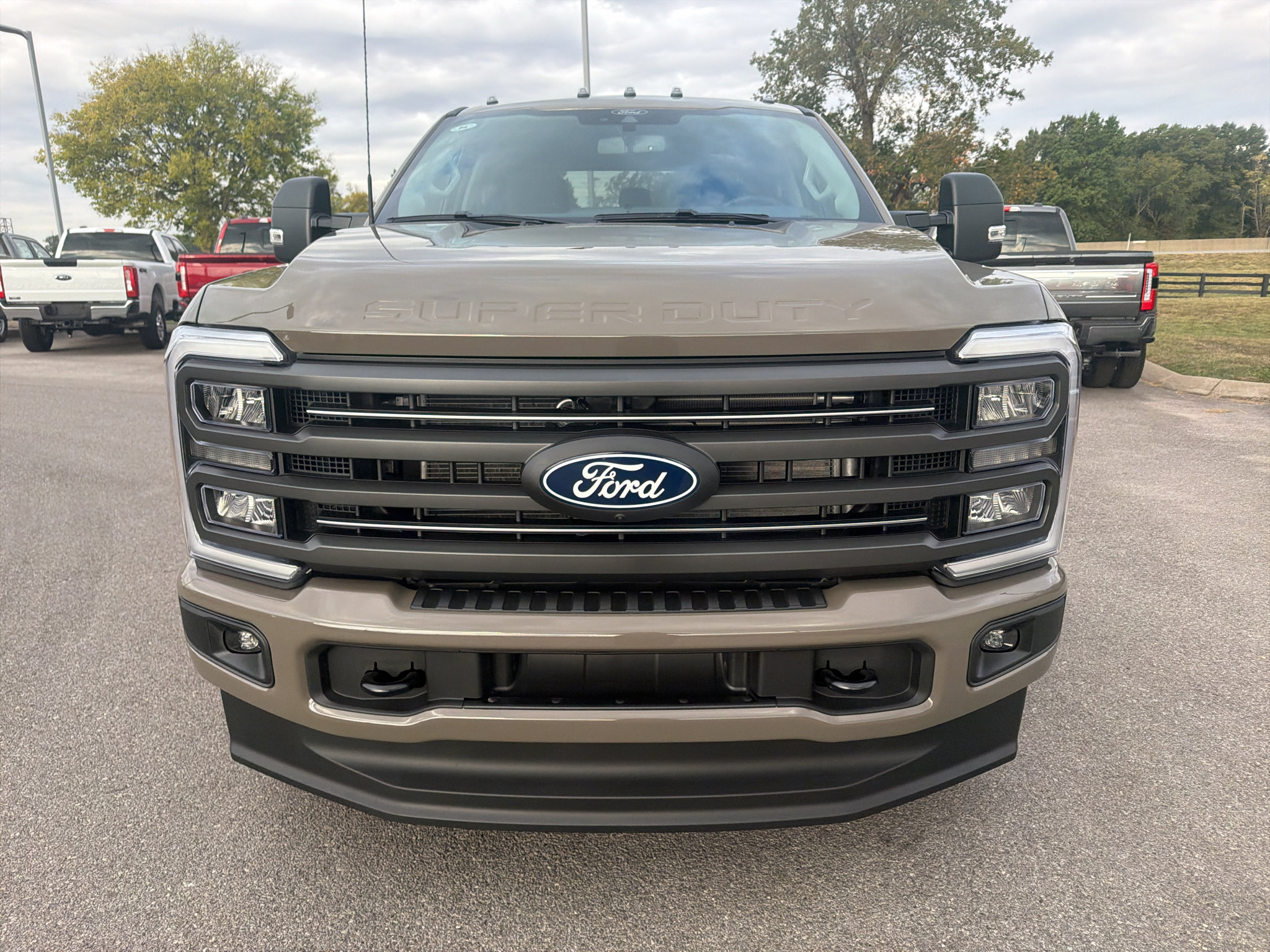 New 2027 Ford F250 XLT w/ XLT Premium Package AWD/4WD image 2