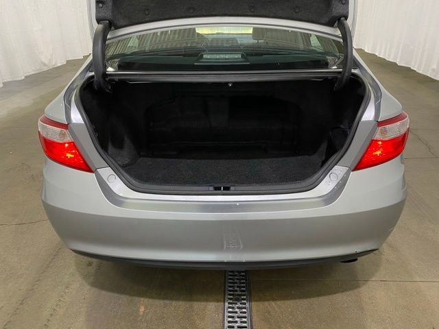 Used 2015 Toyota Camry XLE w/ Moonroof Package image 12