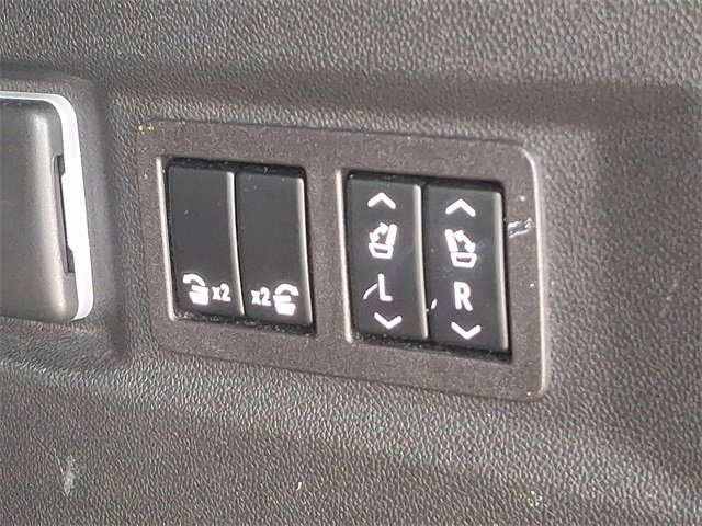 Used 2023 Chevrolet Tahoe RST w/ Luxury Package image 35