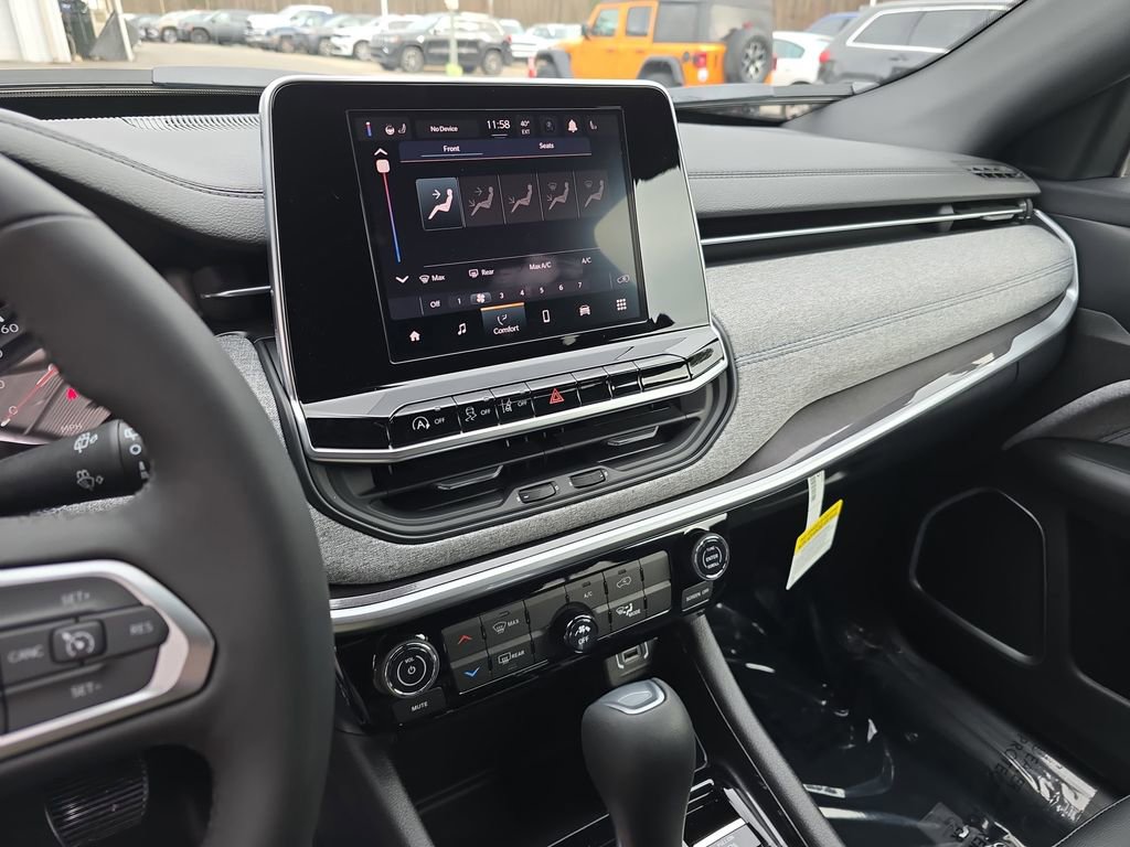 New 2026 Jeep Compass Latitude image 20