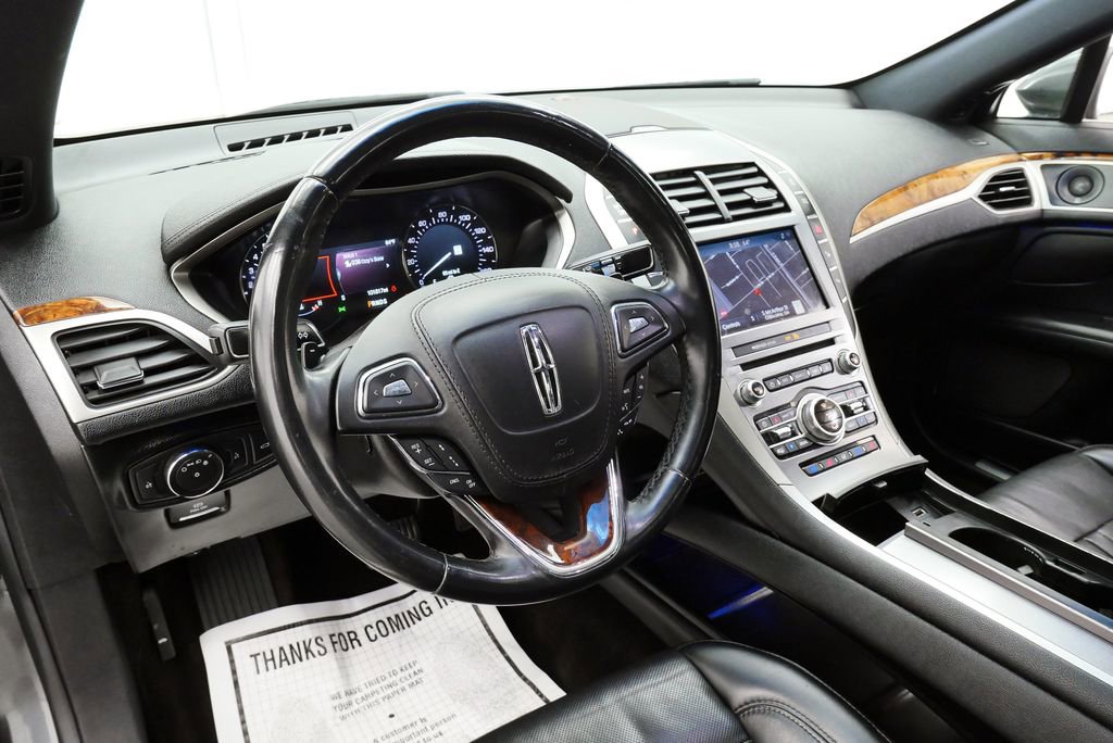 Used 2020 Lincoln MKZ Reserve FWD image 11