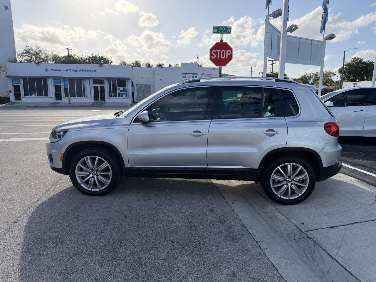 Used 2012 Volkswagen Tiguan SEL FWD image 14