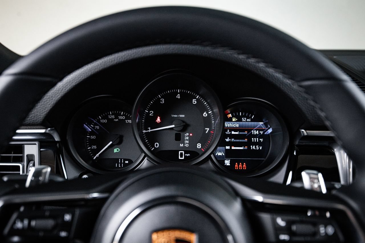 New 2026 Porsche Macan AWD/4WD image 15