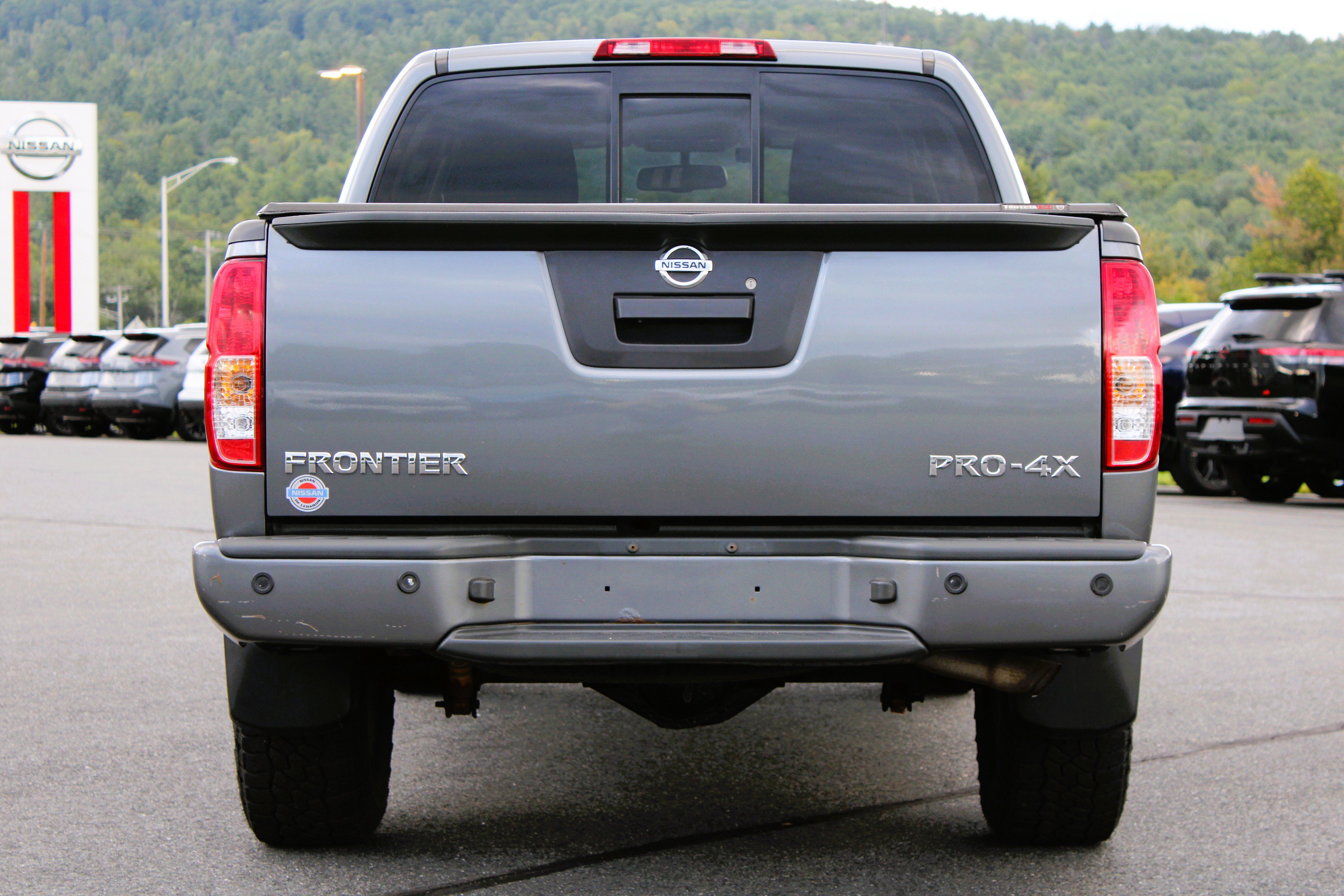Used 2018 Nissan Frontier PRO-4X AWD/4WD image 8
