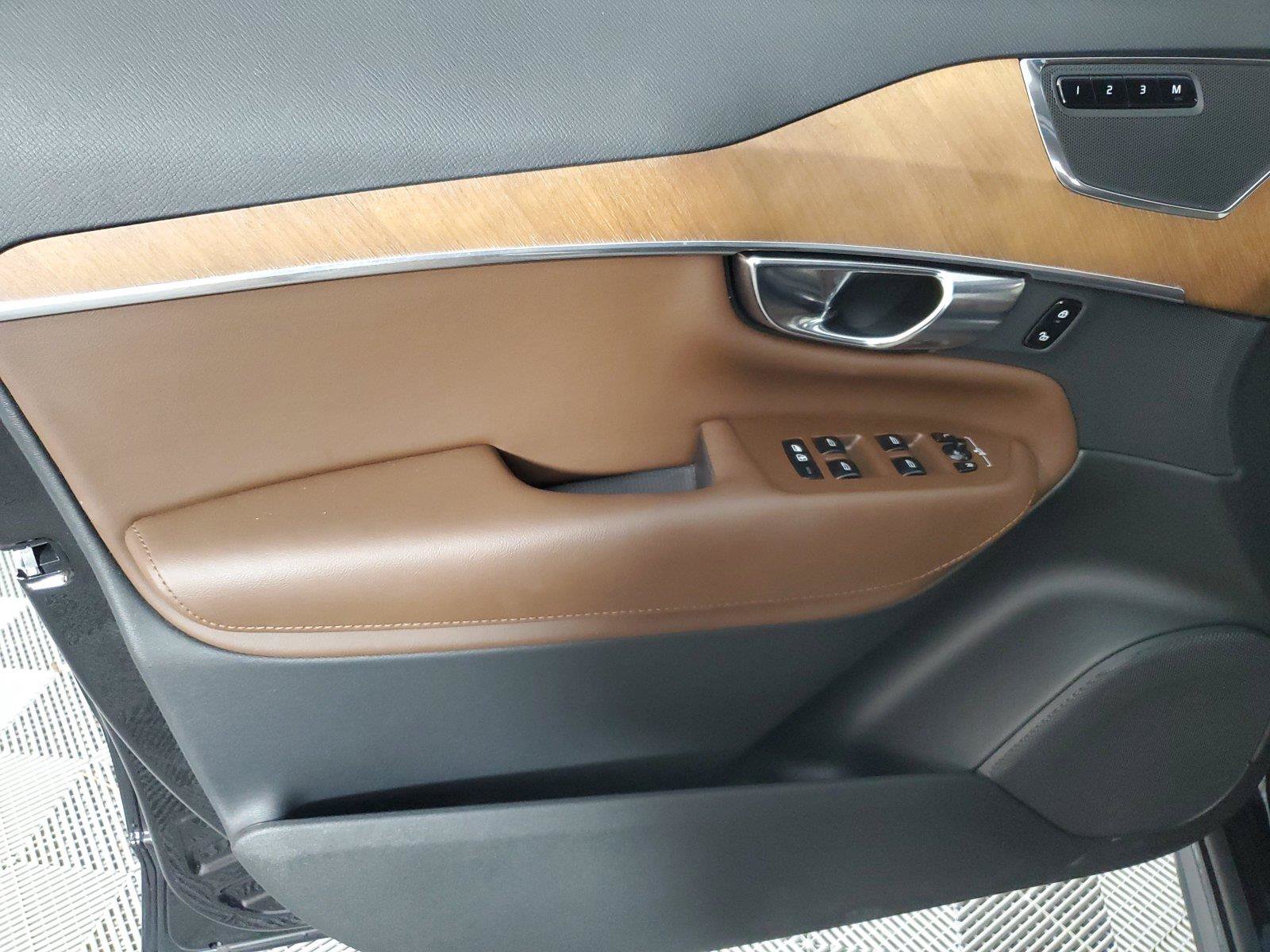 Certified 2024 Volvo XC90 T8 Plus AWD/4WD image 19
