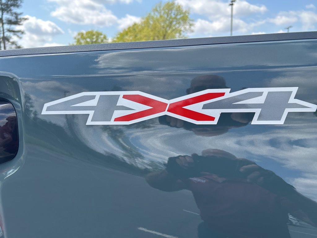 Used 2025 Chevrolet Silverado 2500 LTZ w/ LTZ Convenience Package image 13