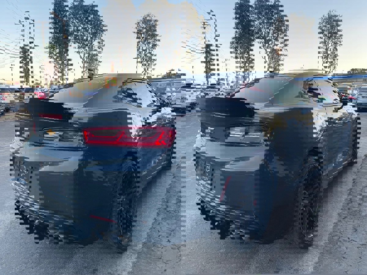Used 2018 Chevrolet Camaro SS image 5