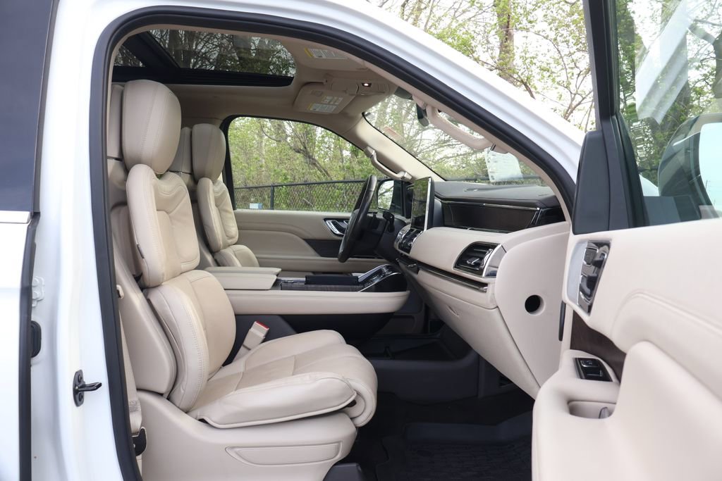 Used 2021 Lincoln Navigator L Reserve w/ Luxury Package image 45