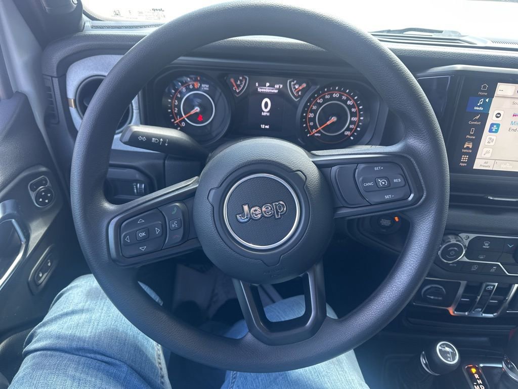 New 2025 Jeep Gladiator Sport image 17