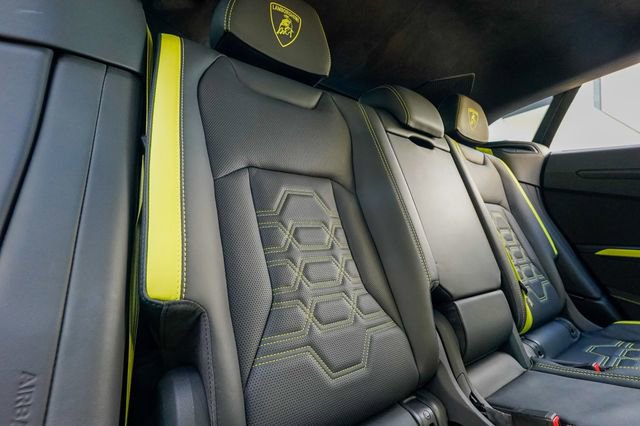 Used 2025 Lamborghini Urus SE image 95