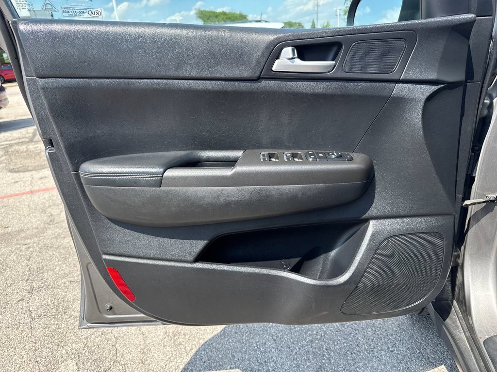 Used 2019 Kia Sportage LX AWD/4WD image 11