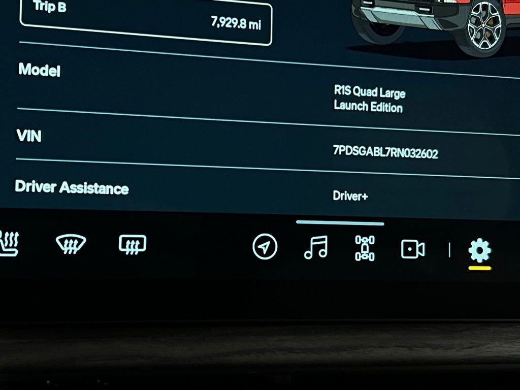 Used 2024 Rivian R1S Launch Edition image 14