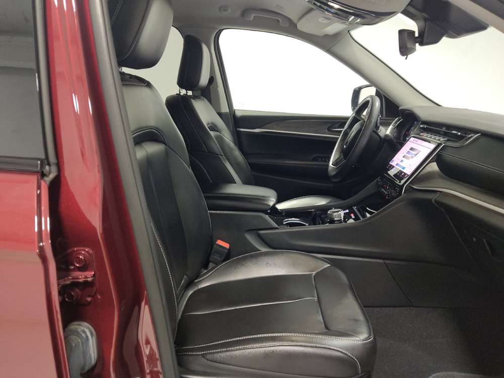 Used 2023 Jeep Grand Cherokee Limited AWD/4WD image 21