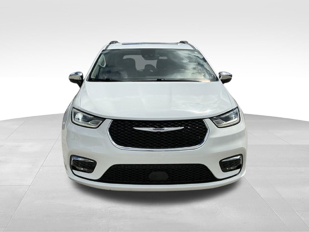 Used 2023 Chrysler Pacifica Limited FWD image 11