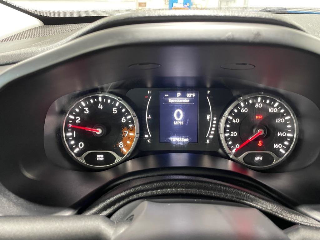 Used 2015 Jeep Renegade Latitude AWD/4WD image 28